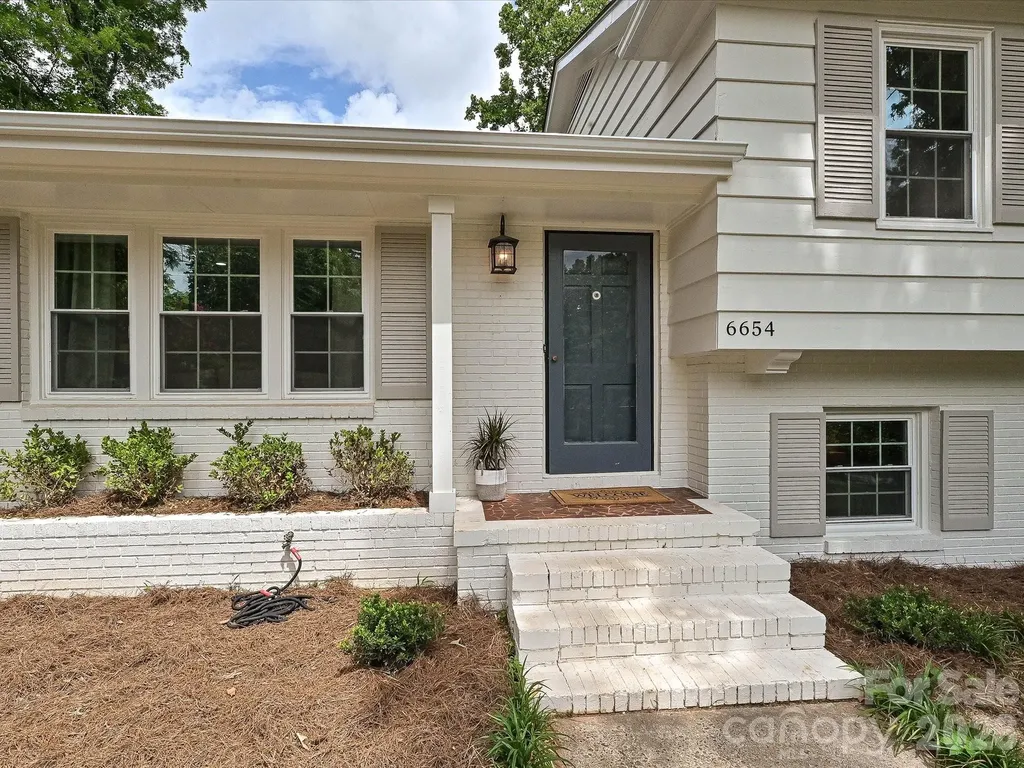 6654 Brookcrest Drive Charlotte NC 28210
