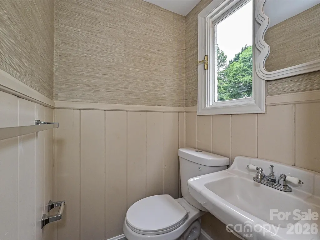 6654 Brookcrest Drive Charlotte NC 28210