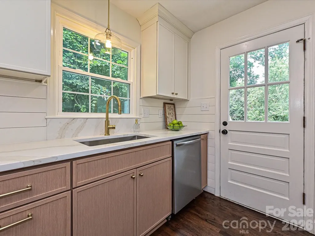6654 Brookcrest Drive Charlotte NC 28210