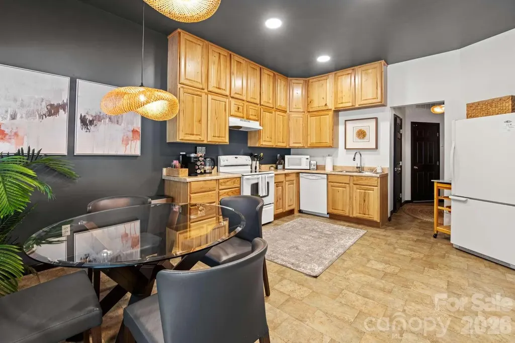 19 Holly Crest Lane Fairview NC 28730