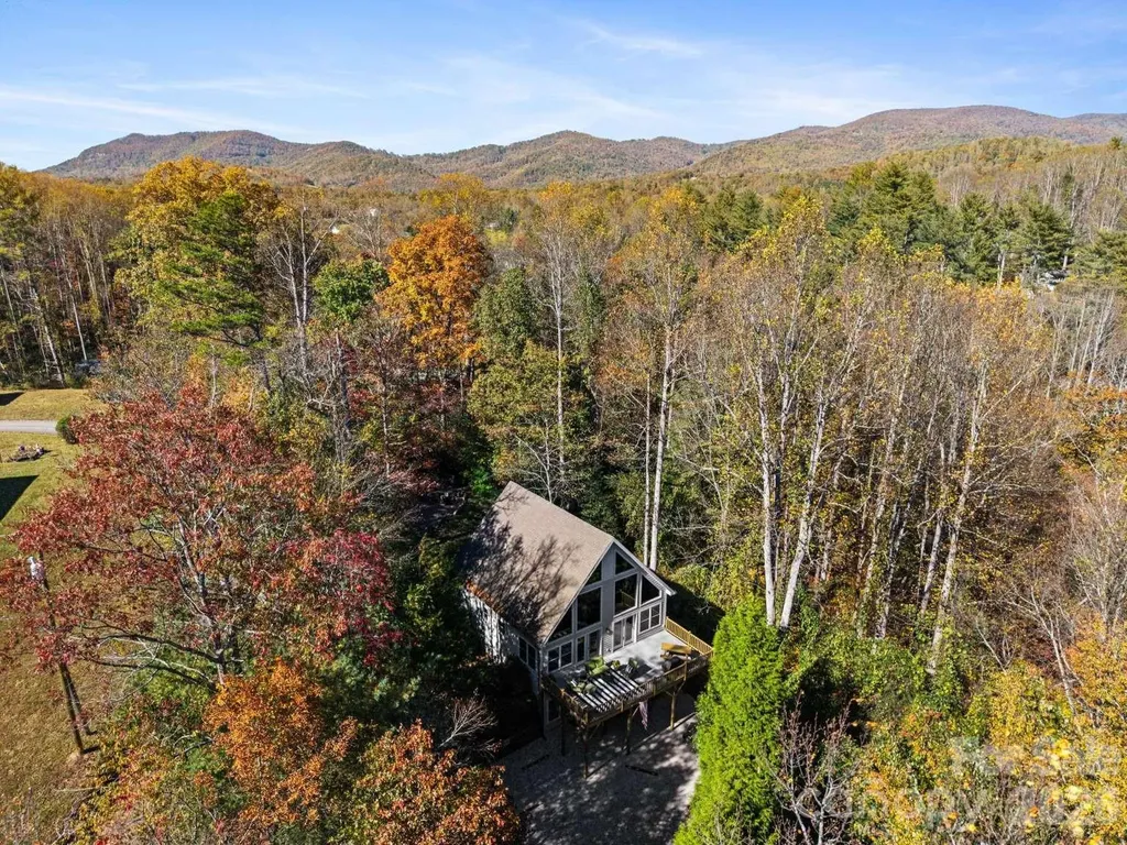 19 Holly Crest Lane Fairview NC 28730
