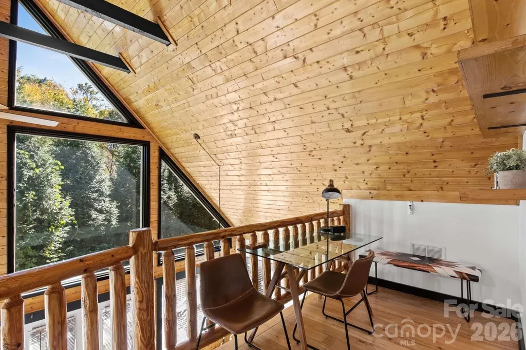 19 Holly Crest Lane Fairview NC 28730