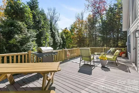 19 Holly Crest Lane Fairview NC 28730