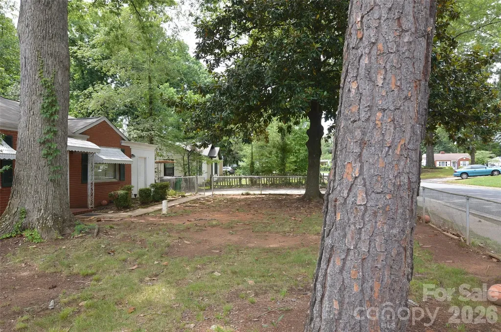 2111 Dickens Avenue Charlotte NC 28208