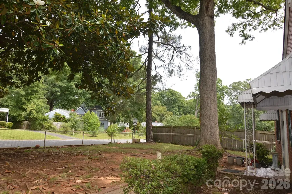 2111 Dickens Avenue Charlotte NC 28208