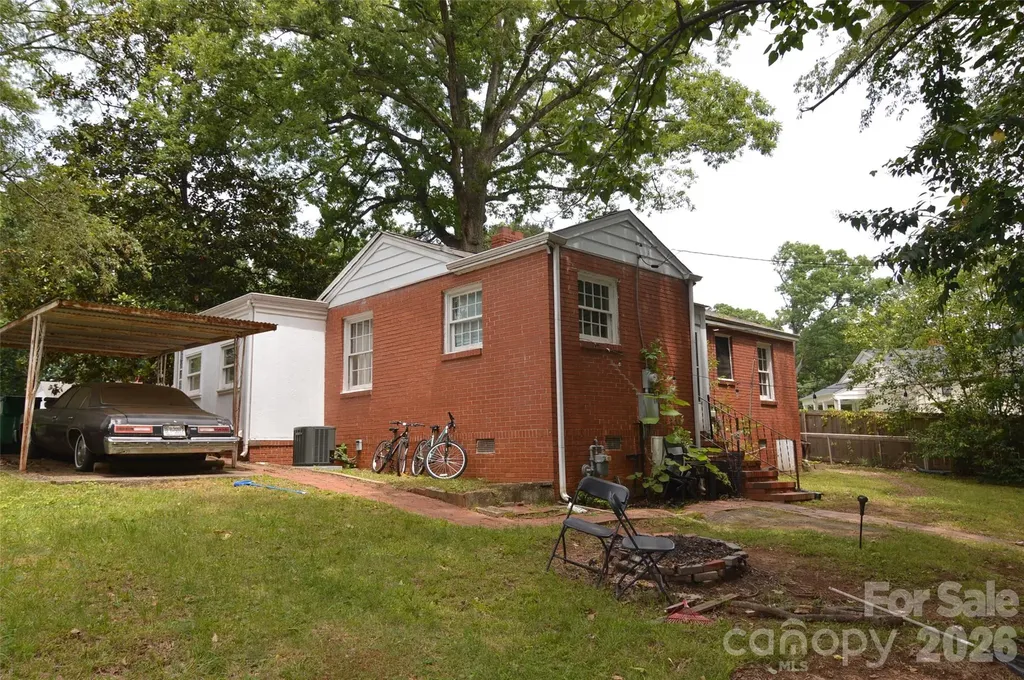 2111 Dickens Avenue Charlotte NC 28208