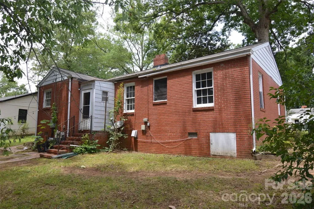 2111 Dickens Avenue Charlotte NC 28208