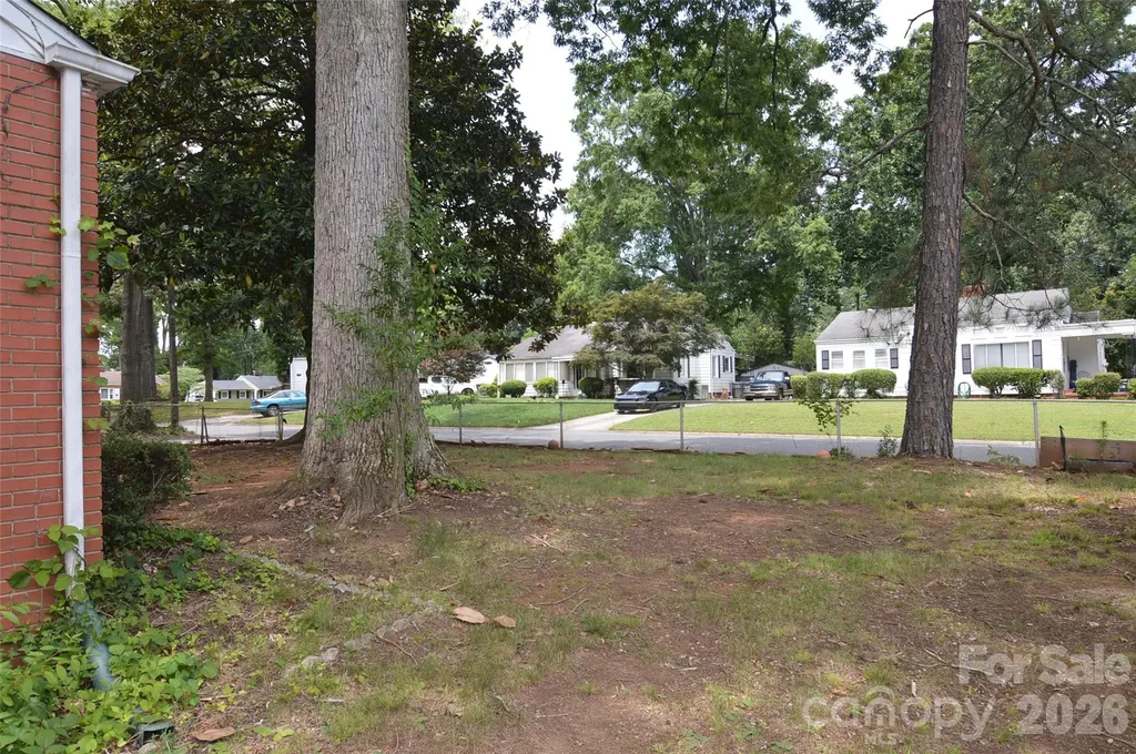 2111 Dickens Avenue Charlotte NC 28208