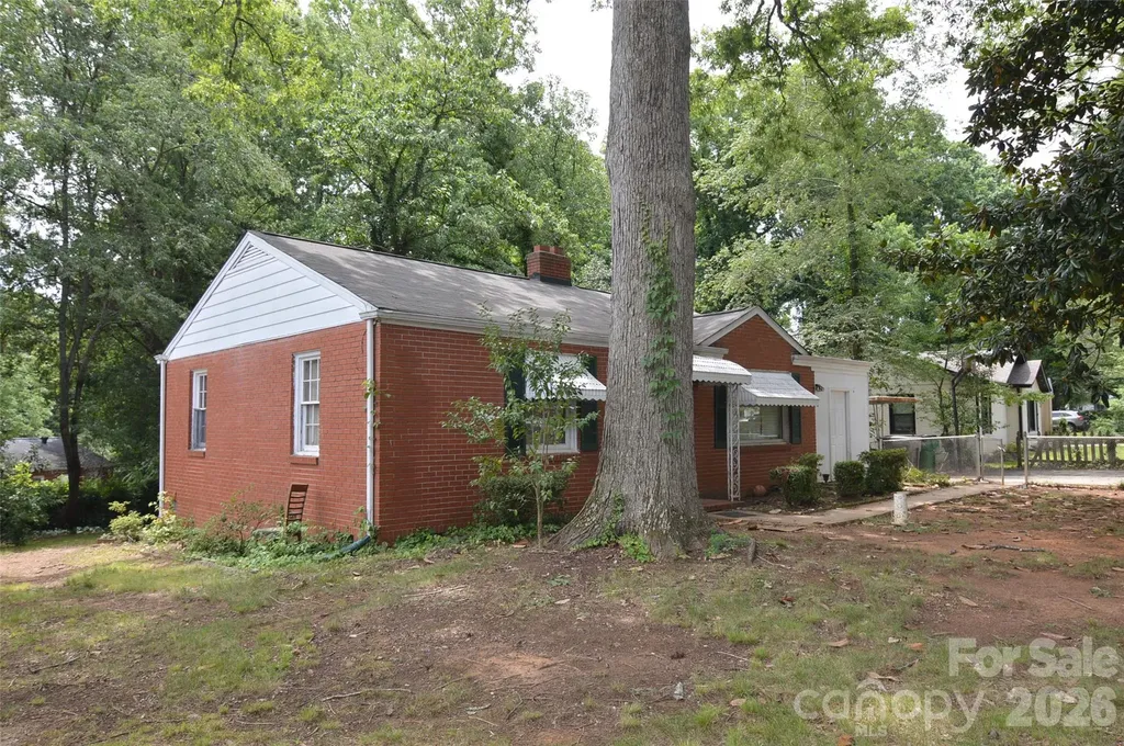 2111 Dickens Avenue Charlotte NC 28208