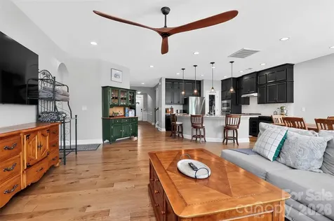 128 Creekside Crossing Lane Mooresville NC 28117