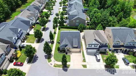 128 Creekside Crossing Lane Mooresville NC 28117