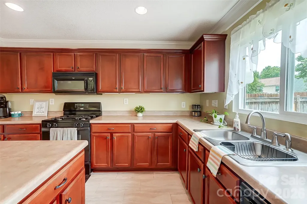 2717 Markham Woods Court Charlotte NC 28214