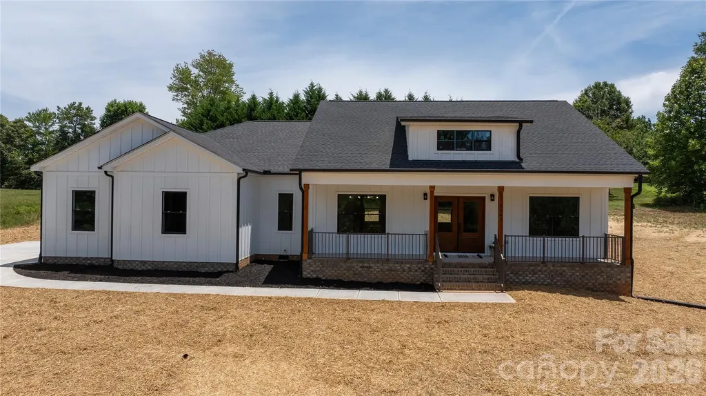 1265 Misty Lane Hickory NC 28601