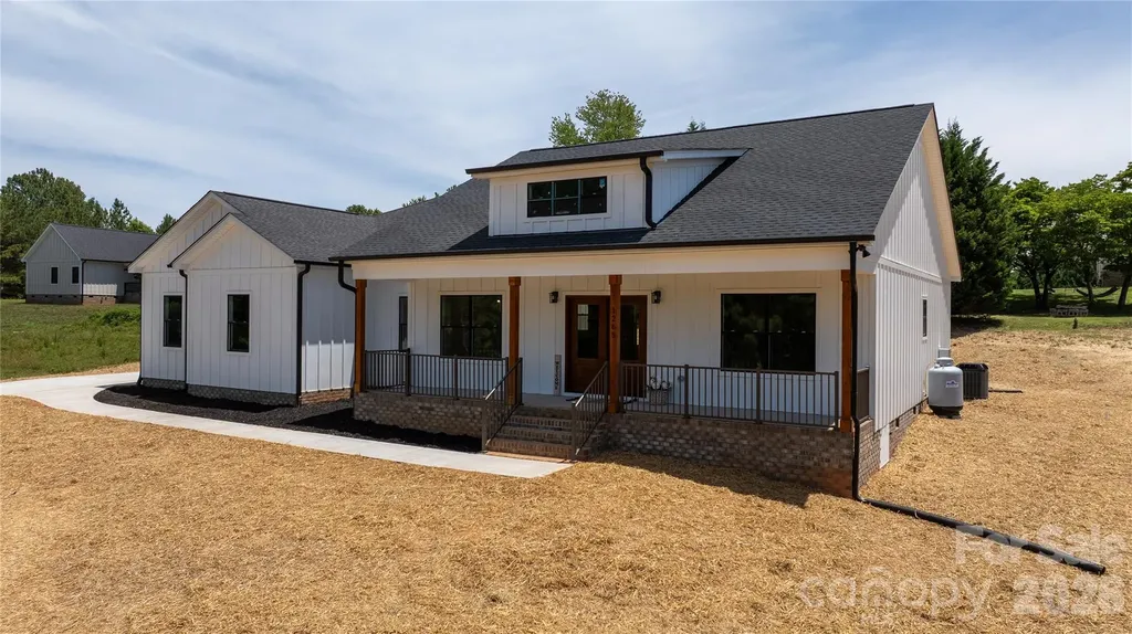 1265 Misty Lane Hickory NC 28601
