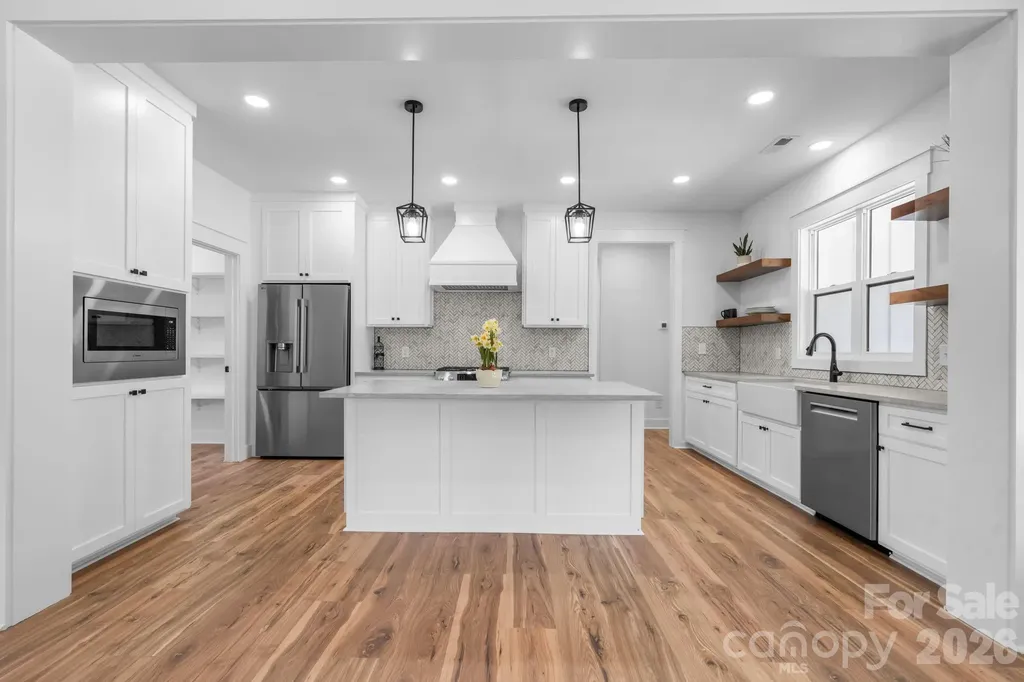 1265 Misty Lane Hickory NC 28601