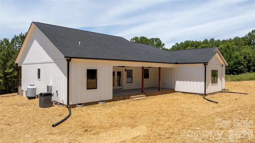 1265 Misty Lane Hickory NC 28601