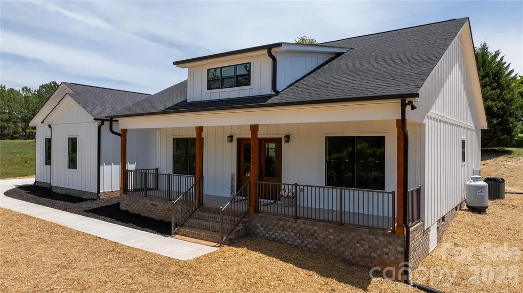 1265 Misty Lane Hickory NC 28601
