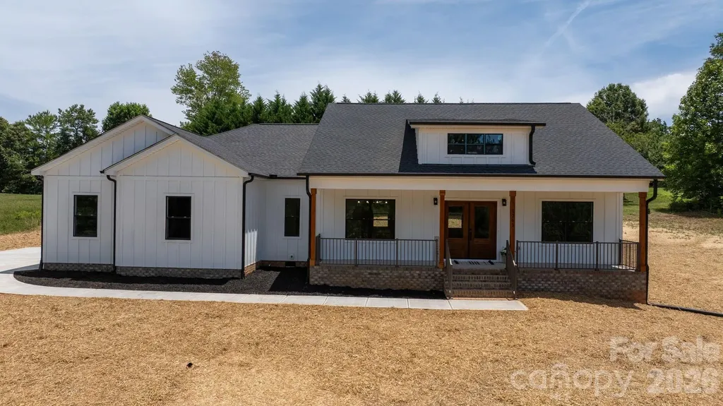1265 Misty Lane Hickory NC 28601