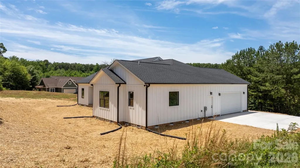 1265 Misty Lane Hickory NC 28601