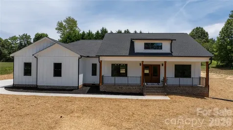 1265 Misty Lane Hickory NC 28601