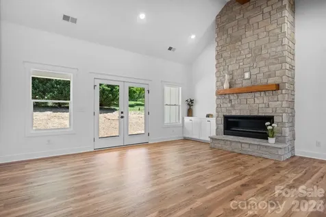 1265 Misty Lane Hickory NC 28601