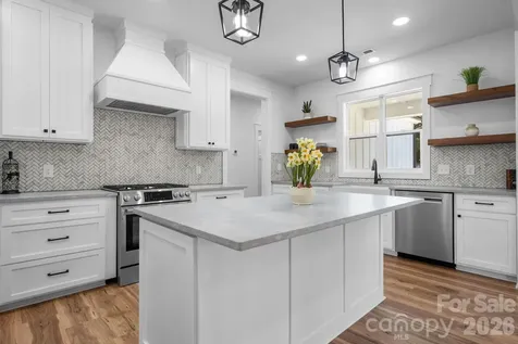 1265 Misty Lane Hickory NC 28601
