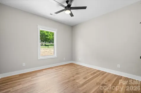 1265 Misty Lane Hickory NC 28601