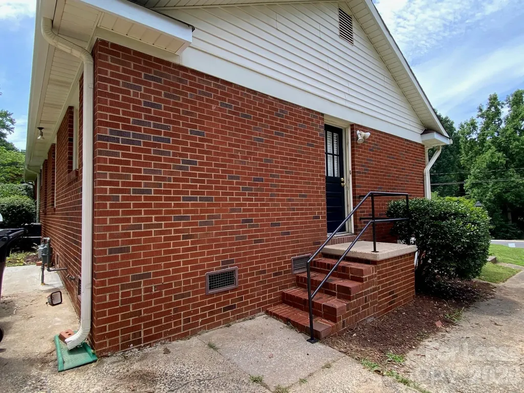 2220 Wensley Drive Charlotte NC 28210