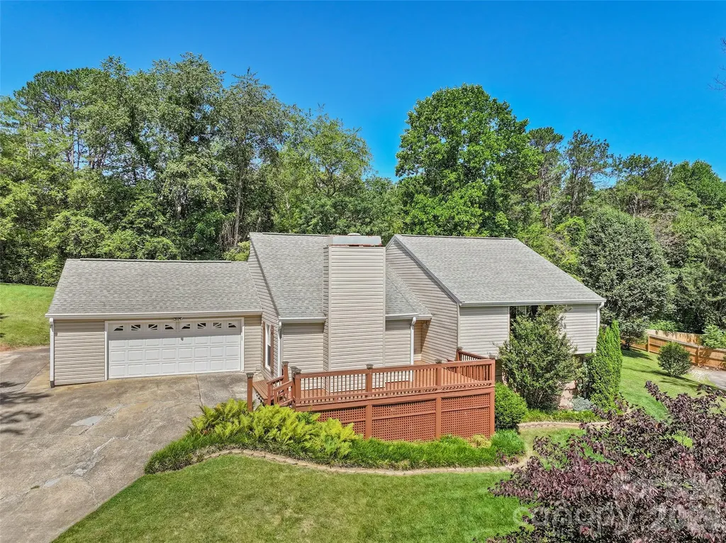 519 Nellie John Drive Clyde NC 28721