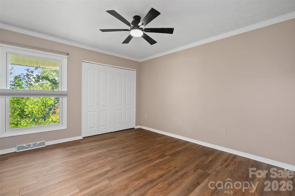 519 Nellie John Drive Clyde NC 28721