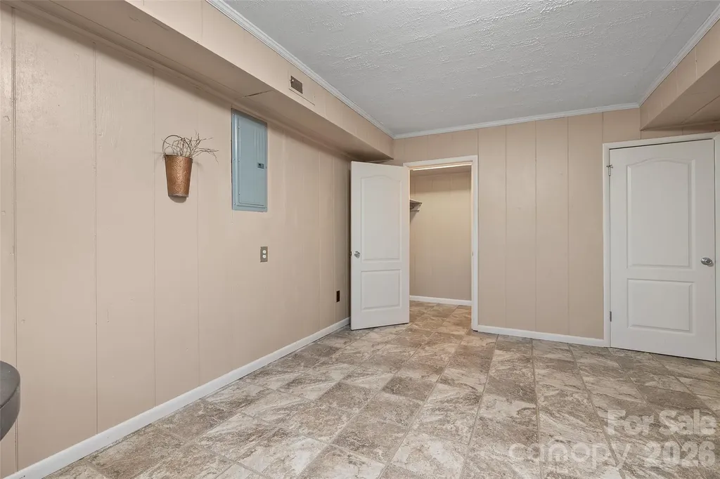 519 Nellie John Drive Clyde NC 28721