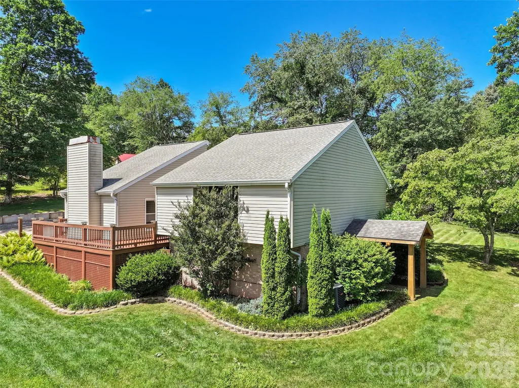 519 Nellie John Drive Clyde NC 28721