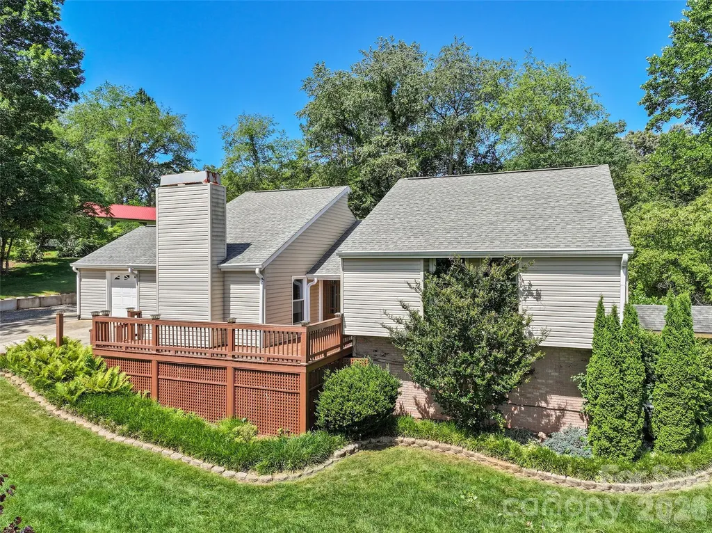 519 Nellie John Drive Clyde NC 28721