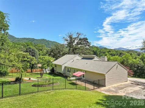 519 Nellie John Drive Clyde NC 28721