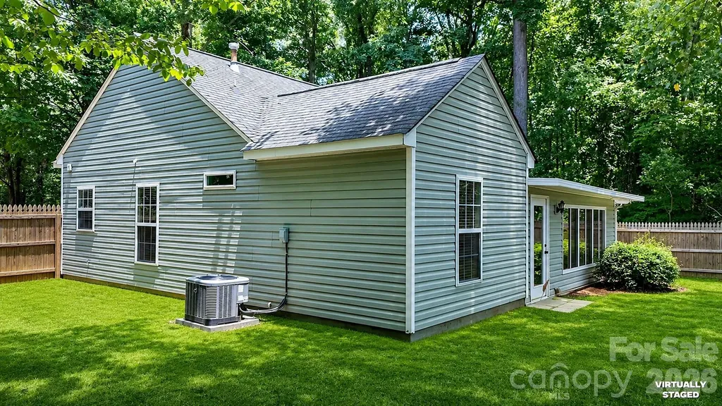 5050 Gibbons Link Road Charlotte NC 28269