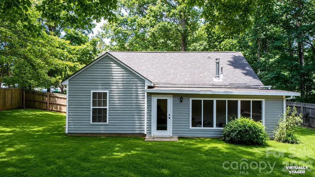 5050 Gibbons Link Road Charlotte NC 28269