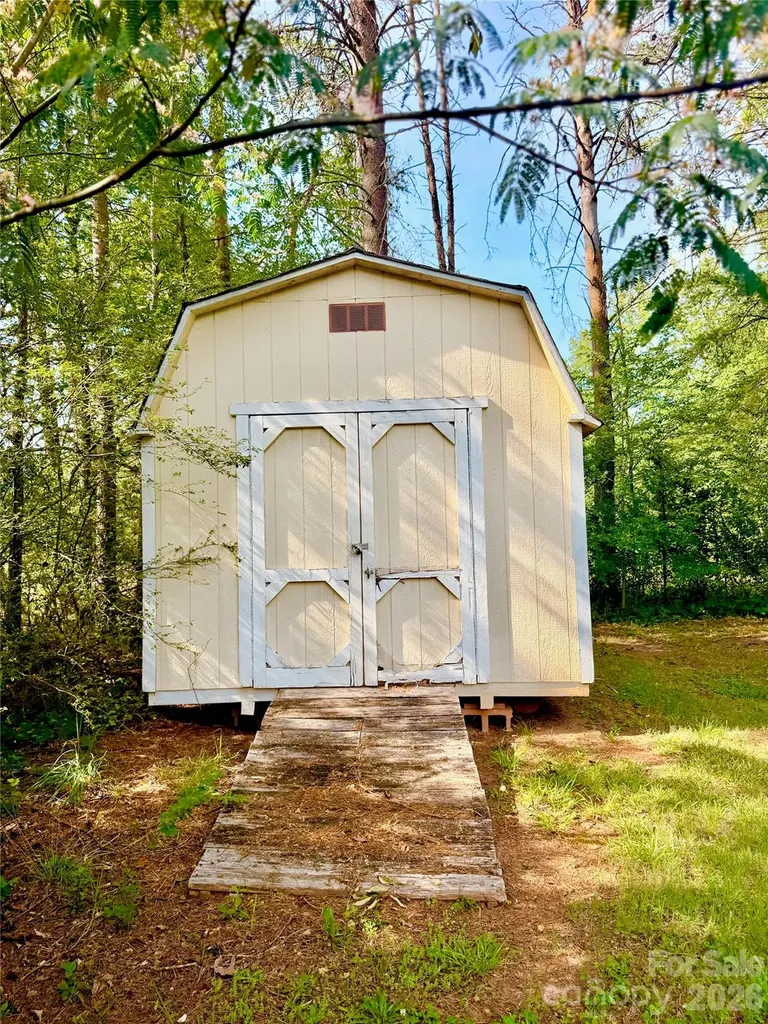 1668 Lane Road Mount Holly NC 28120