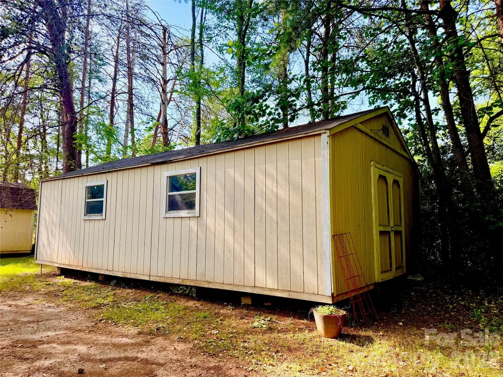 1668 Lane Road Mount Holly NC 28120