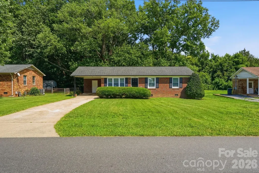 5008 Sea Oates Lane Bessemer City NC 28016