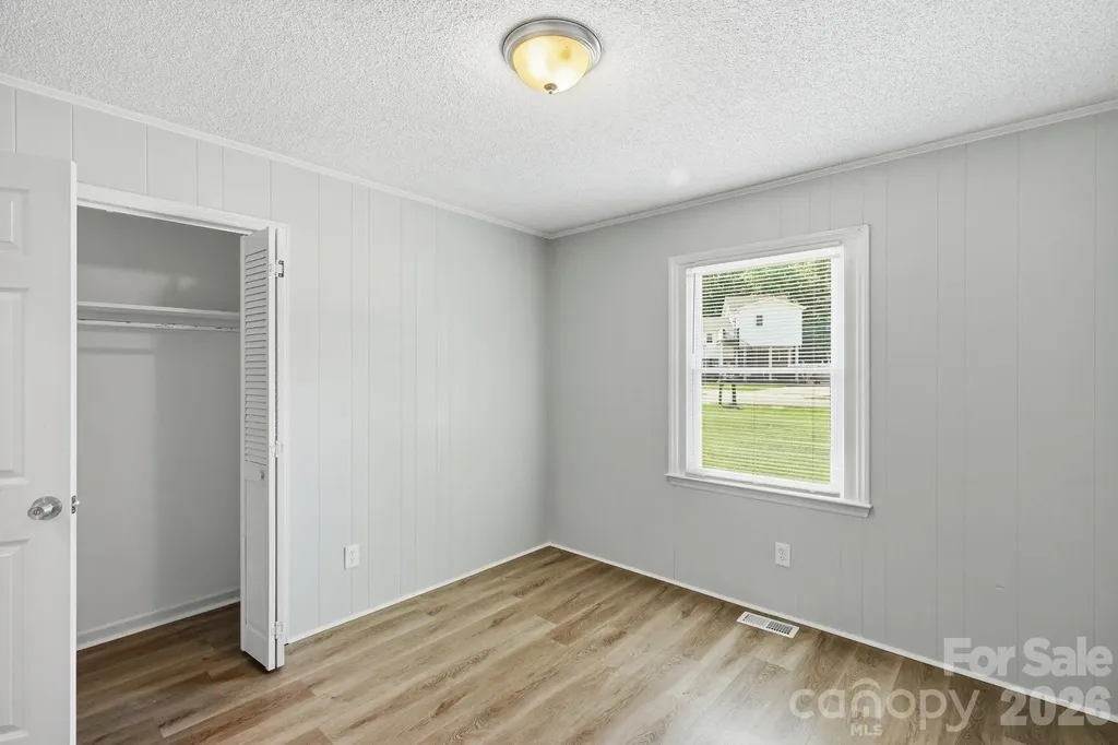5008 Sea Oates Lane Bessemer City NC 28016