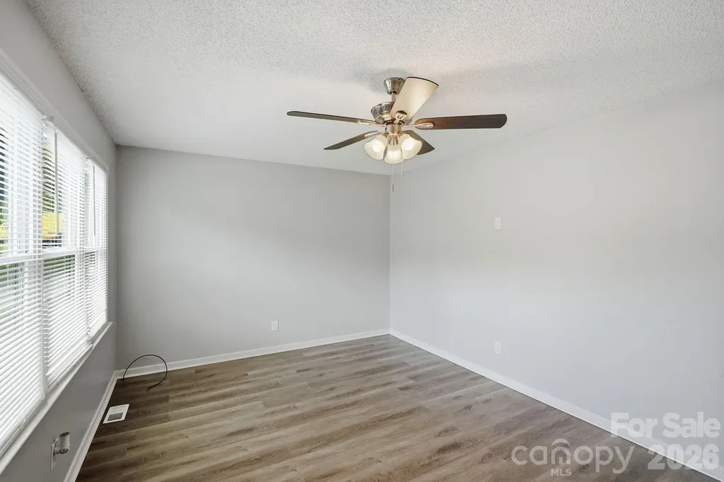 5008 Sea Oates Lane Bessemer City NC 28016