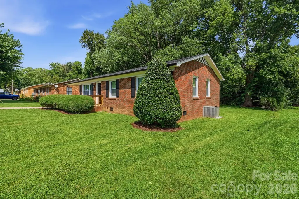 5008 Sea Oates Lane Bessemer City NC 28016