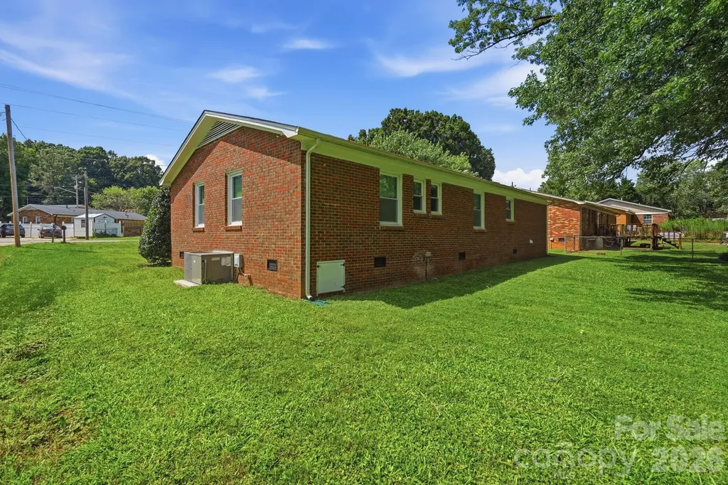 5008 Sea Oates Lane Bessemer City NC 28016