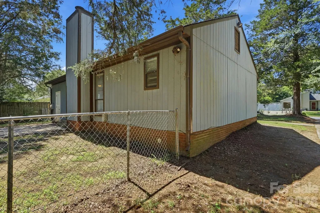 11813 Moonridge Drive Charlotte NC 28226