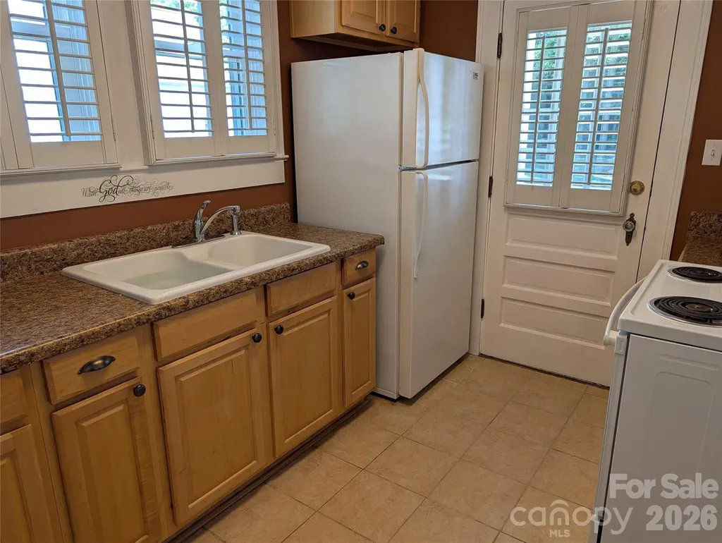 61 NW Spencer Avenue NW Concord NC 28025
