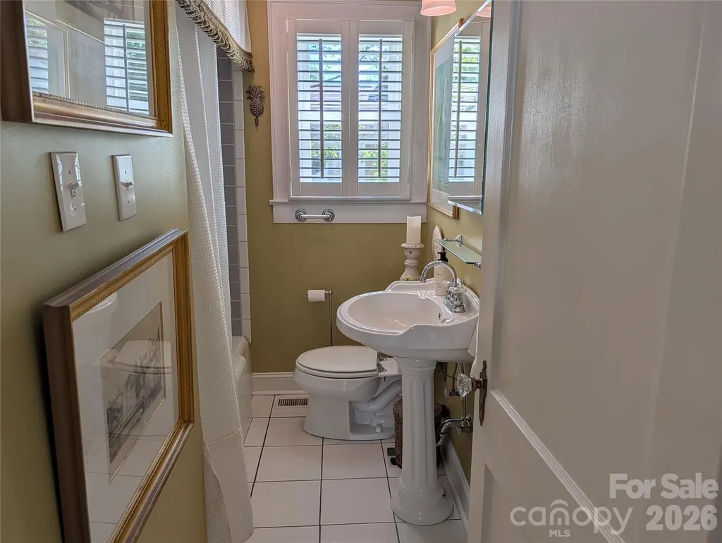 61 NW Spencer Avenue NW Concord NC 28025