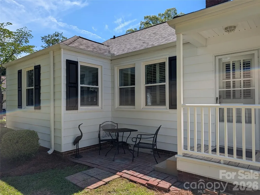 61 NW Spencer Avenue NW Concord NC 28025