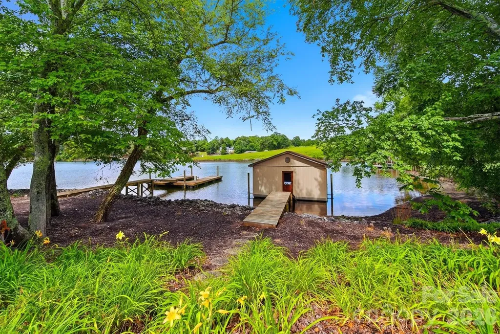 48 Drum And Hammer Drive Taylorsville NC 28681