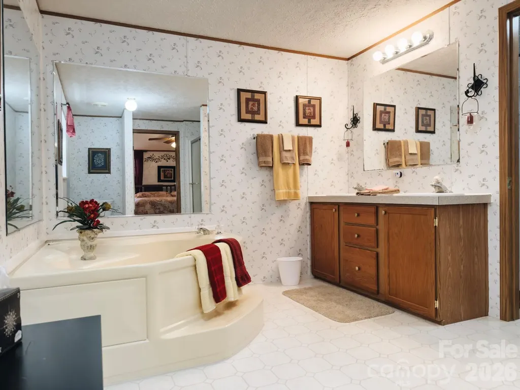 2391 Hickory Knoll Road Franklin NC 28734