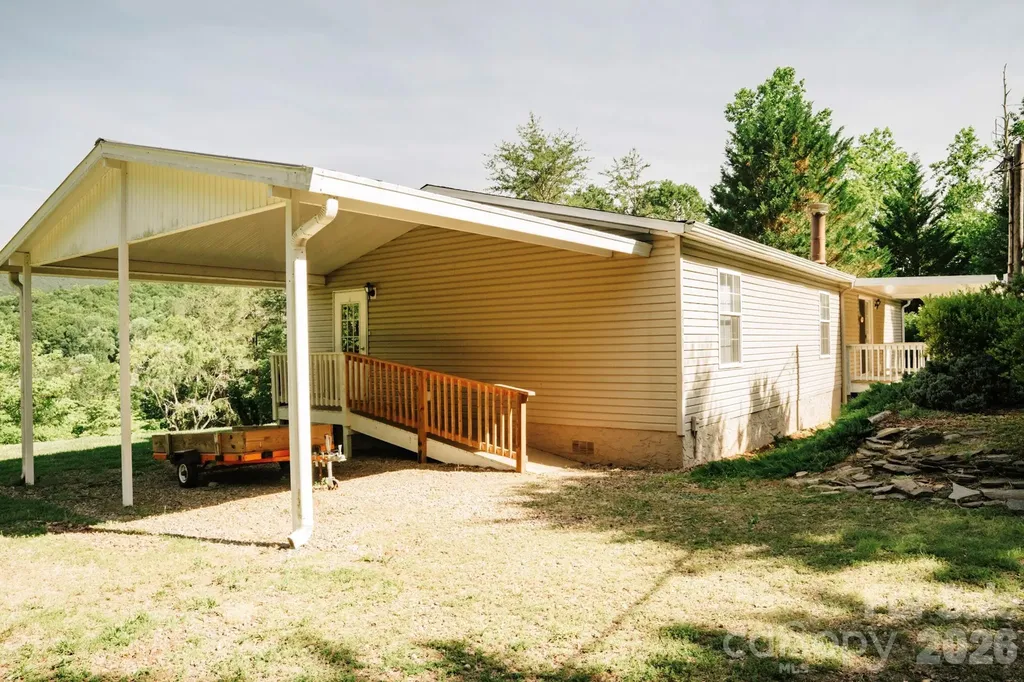 2391 Hickory Knoll Road Franklin NC 28734